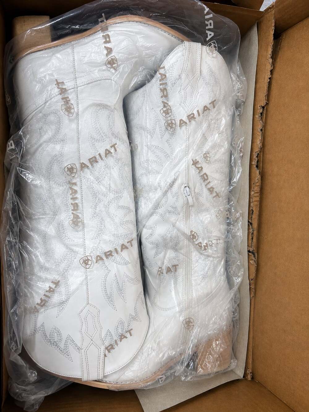 Ariat Women's Heritage R Toe Tall Stretchfit Boots in Bright Cream Size 10.5